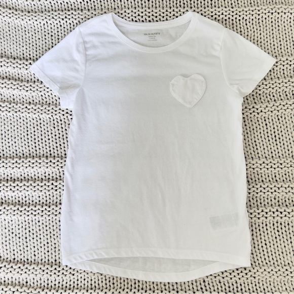 Old Navy Other - NWOT Old Navy White Tee with Heart Detail Girl's Top Size Large